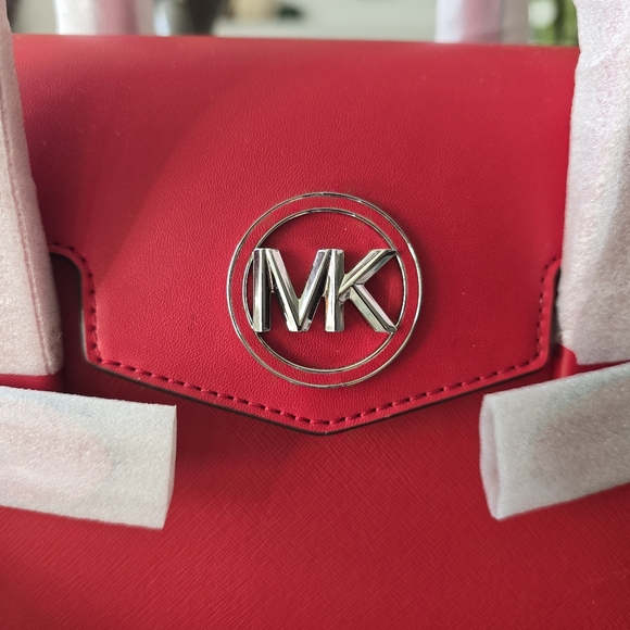 NWT Michael Kors Carmen medium belted satchel - Picture 4 of 8